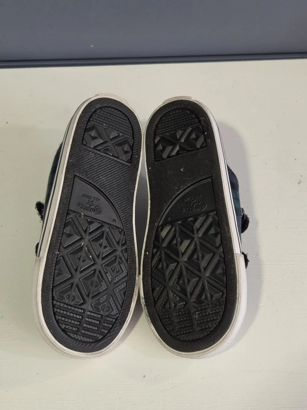 Converse All Star Plaid Velcro Low Top Sneakers Toddler Size 10 Shoes